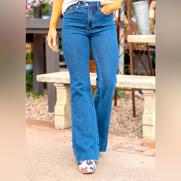 Judy Blue Denim - SUMMER NIGHTS HIGH RISE TUMMY
CONTROL TOP CUT HEM FLARE Size 11/30 Style JB88611